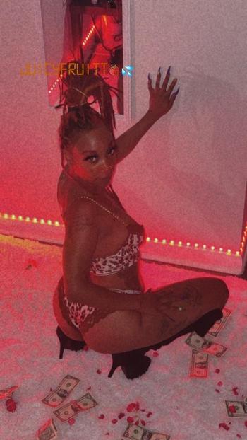 Rose , 28  female escort, Northwest Georgia